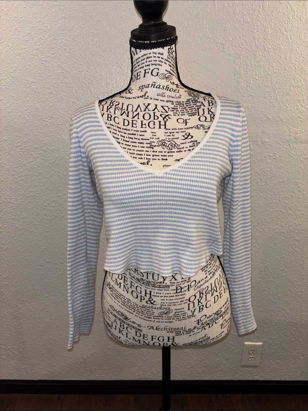 La Hearts Light Blue & White Striped V-Neck Long Sleeve Crop Top